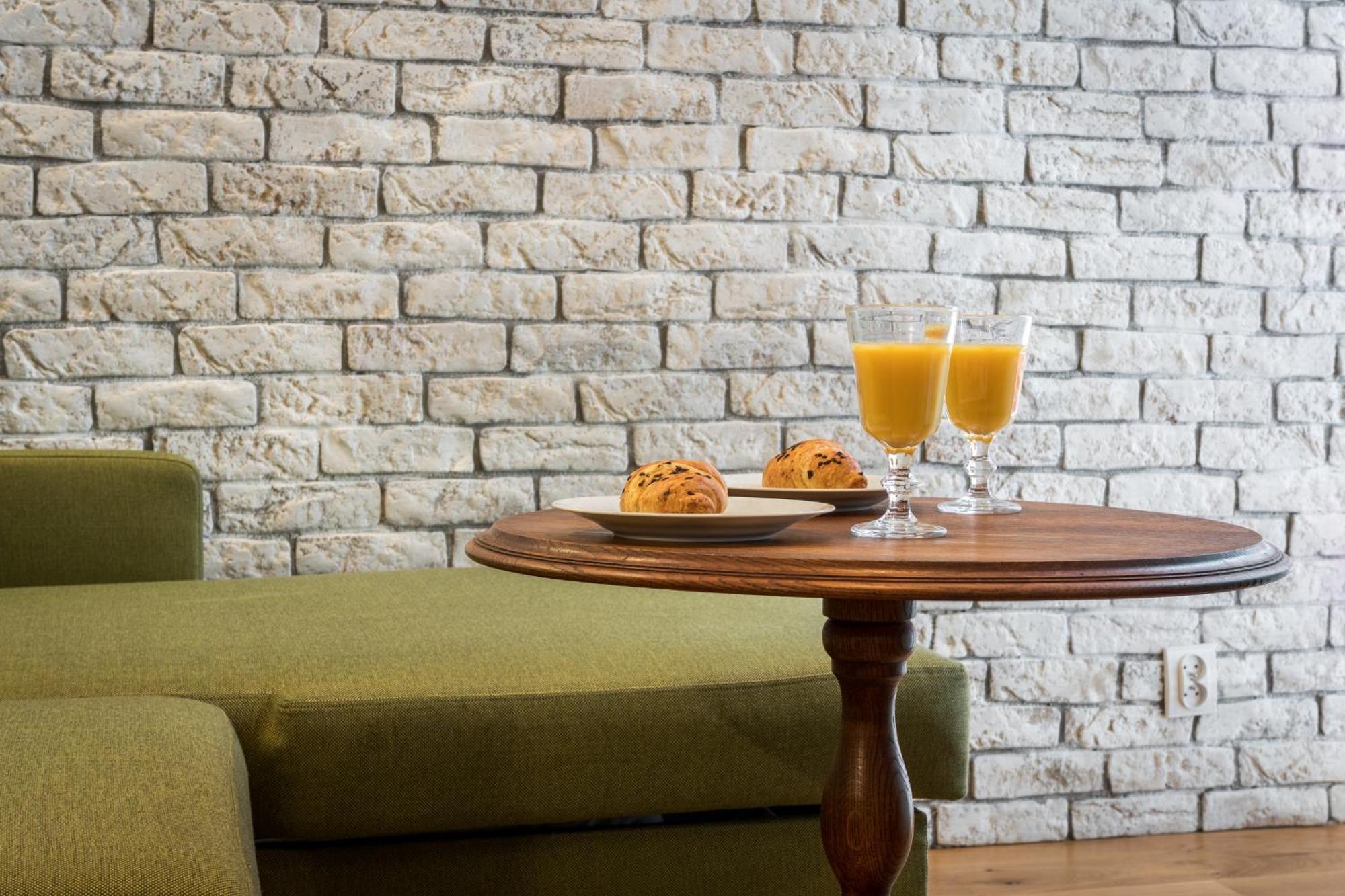 Cheerful Air Conditioned Apartment With Mezzanine And Parking - Old Town Krakow Ngoại thất bức ảnh